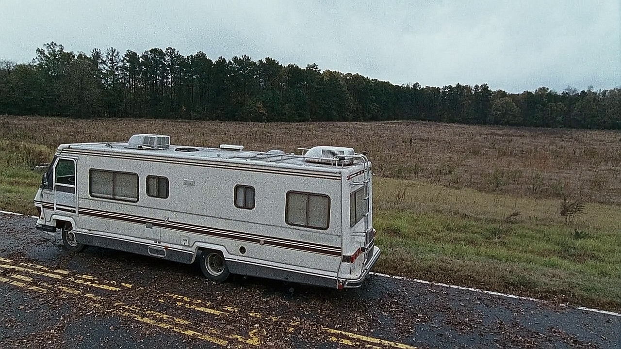 Dead camping. Walking car.