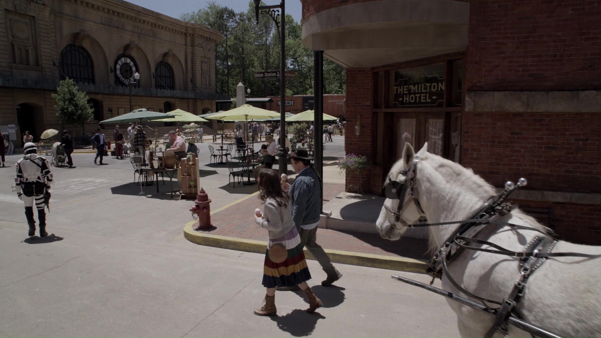 Commonwealth Town Square - The Walking Dead Locations