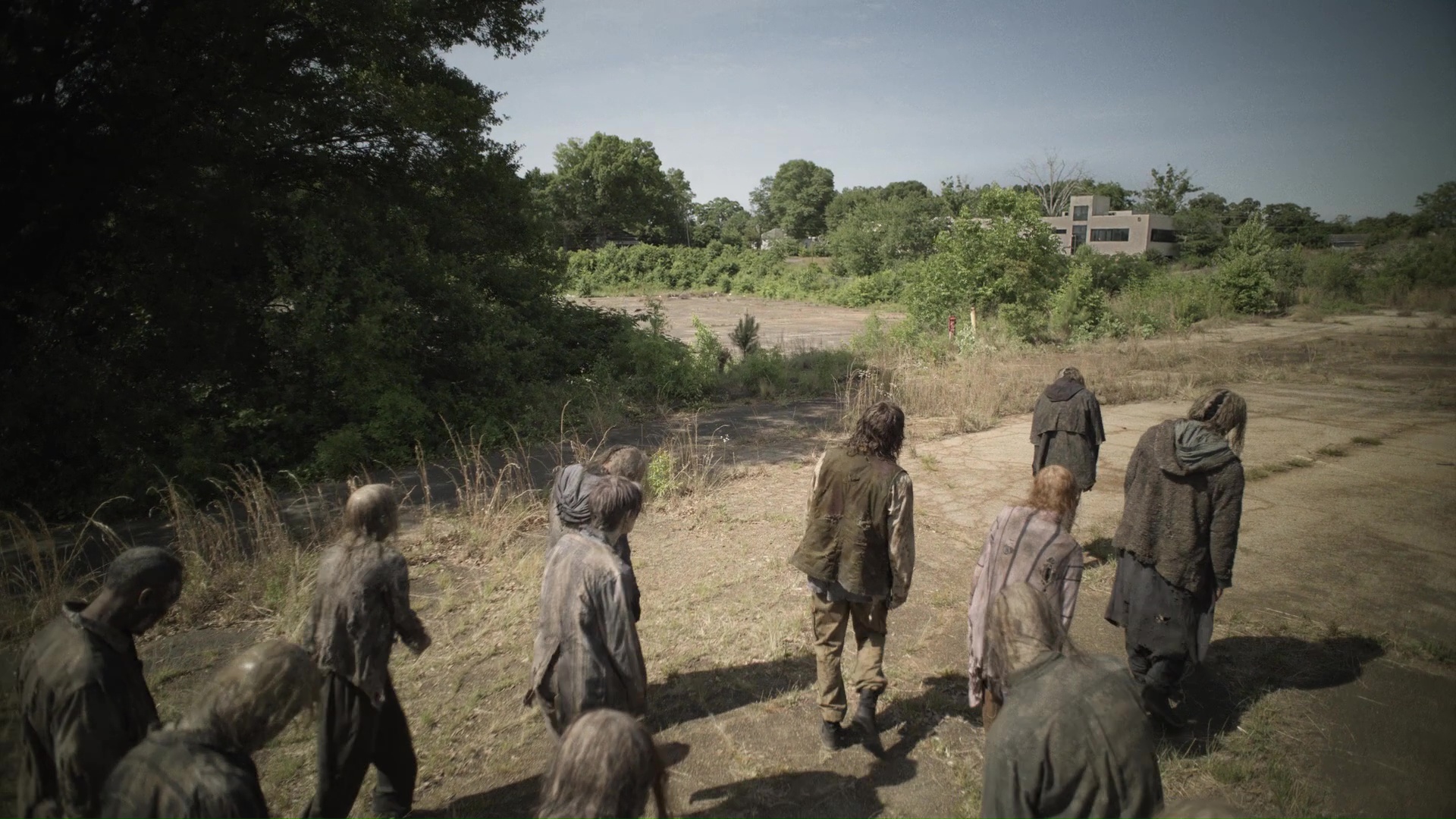 Collecting & Walking With Walkers - The Walking Dead Locations